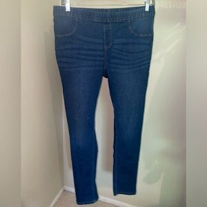 Women’s dark wash Jeggings